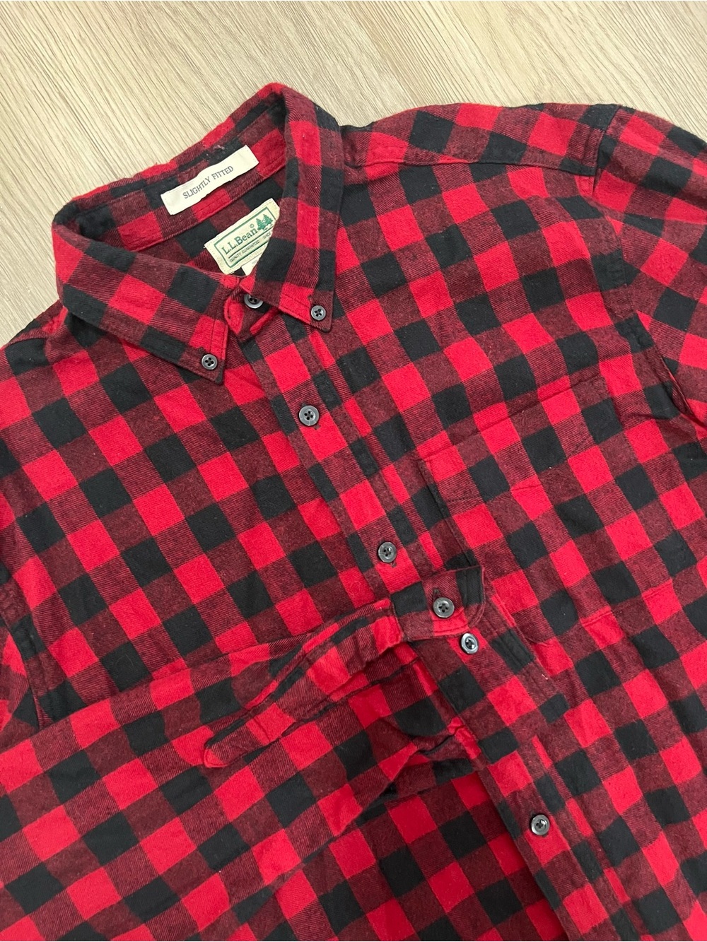 L.L.Bean Men’s Red Black Buffalo Plaid Flannel Shirt Slightly Fitted Medium